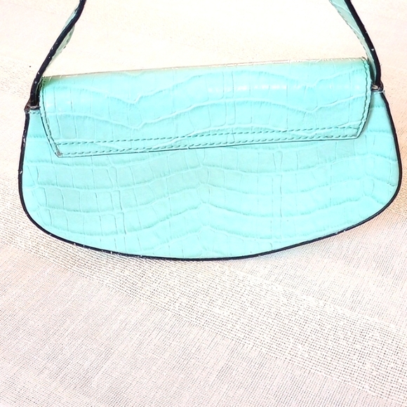 VTG Guess Curved Shoulder Patent Leather Bag Color: Mint Green - Picture 5 of 16
